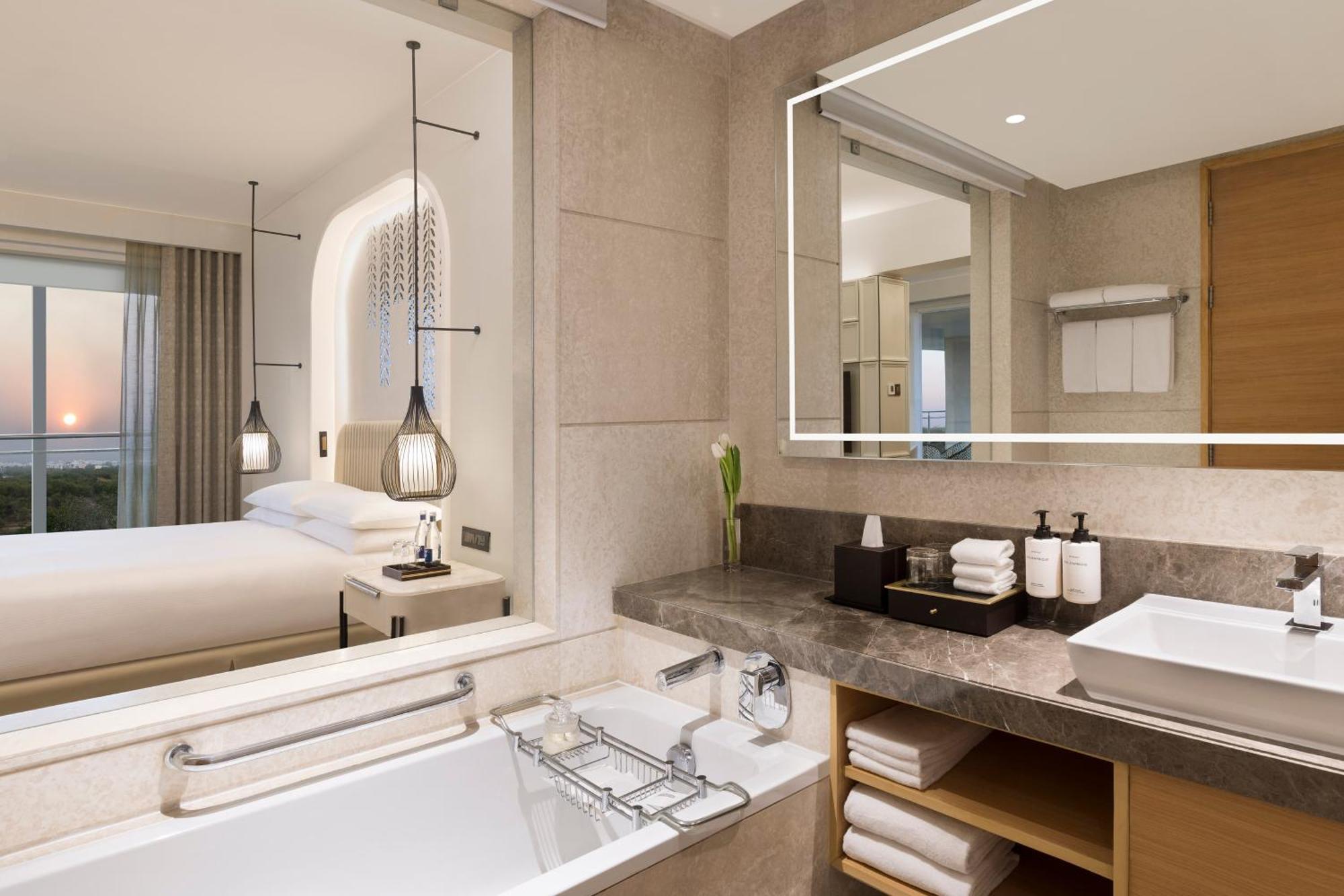 Royal Suite: 20% off on food,soft beverages, laundry & local transportation(upto 10 km); enjoy 90-min spa at 60mins spa price; BOGO offer on select beverages(5–8 pm) at Connexions Bar